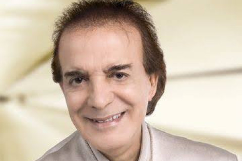 Morre Nilton Cesar, voz de 'Férias na Índia' e ídolo do romantismo, aos 86 anos