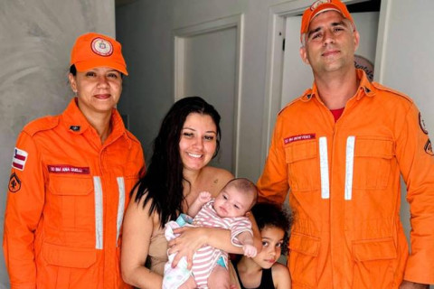 Bombeiros de Juazeiro salvam vida de recém nascida que se engasgou
